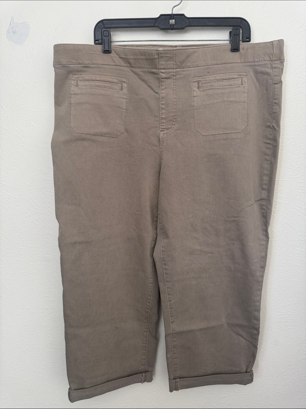 Westbound Taupe Capris with Back Pockets